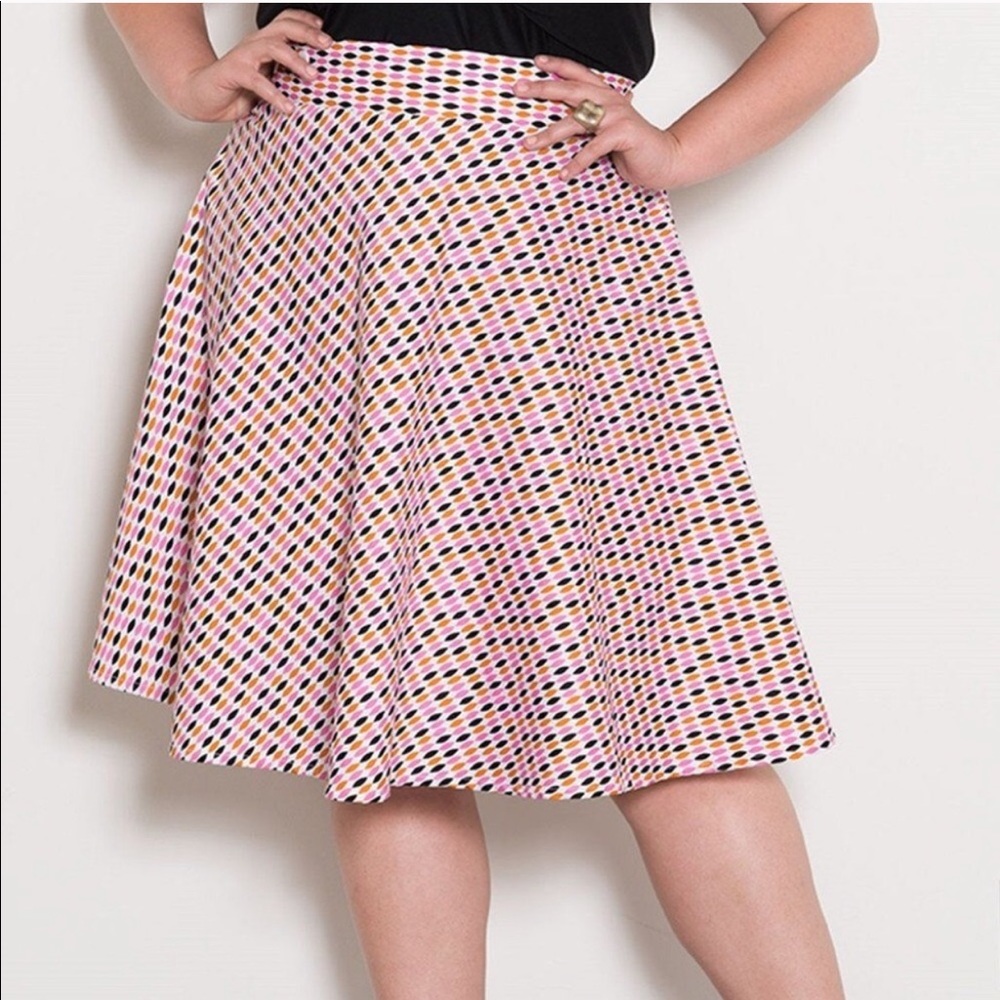 6X NWT Swak Curvy Kitten Skirt